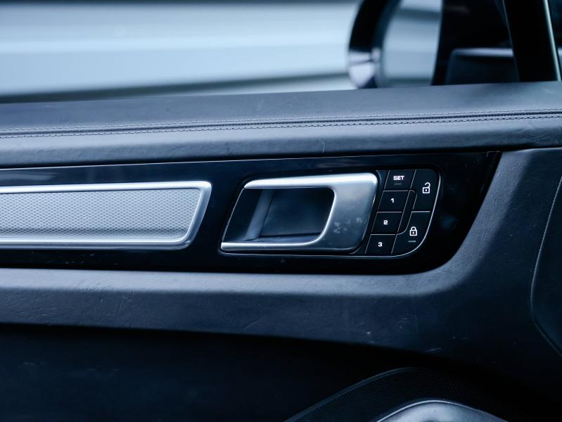 Voitures occasions PORSCHE CAYENNE E-Hybrid Platinum Ed Villeneuve-d'Ascq