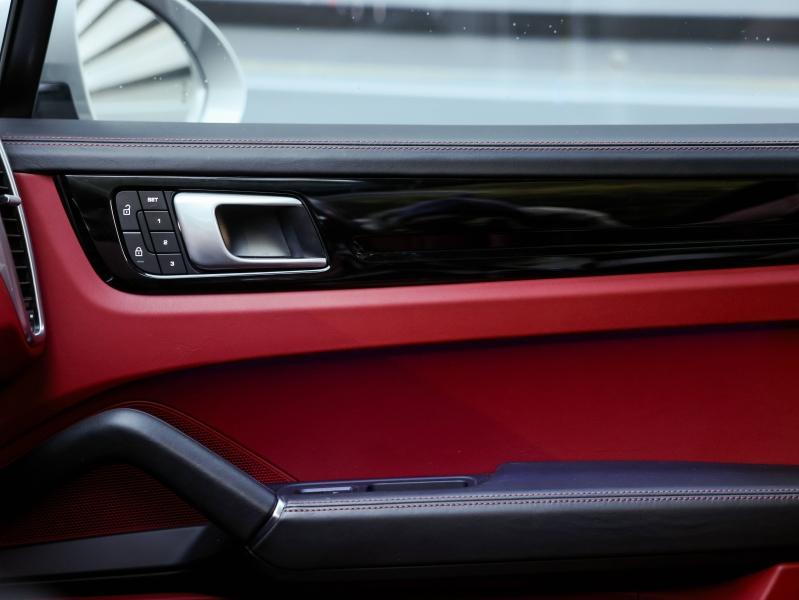 Voitures occasions PORSCHE CAYENNE E-Hybrid Platinum Ed Villeneuve-d'Ascq