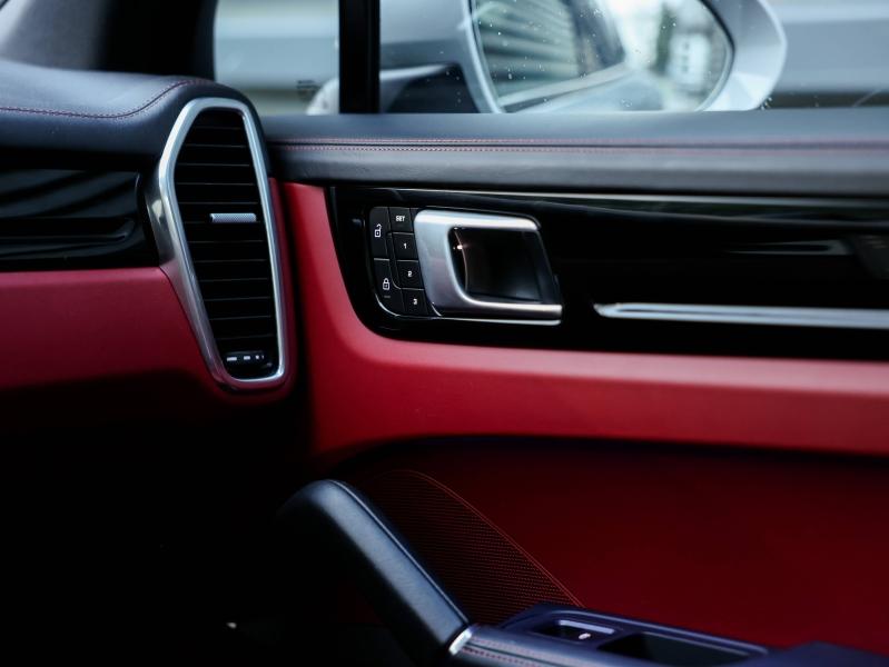 Voitures occasions PORSCHE CAYENNE E-Hybrid Platinum Ed Villeneuve-d'Ascq