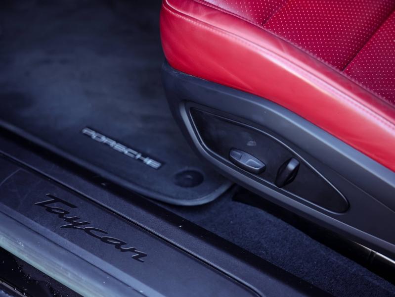 Voitures occasions PORSCHE Taycan Sport Turismo Base Villeneuve-d'Ascq