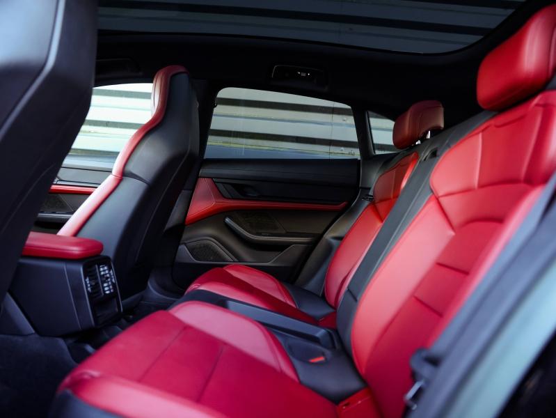 Voitures occasions PORSCHE Taycan Sport Turismo Base Villeneuve-d'Ascq