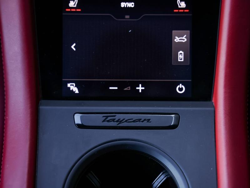 Voitures occasions PORSCHE Taycan Sport Turismo Base Villeneuve-d'Ascq