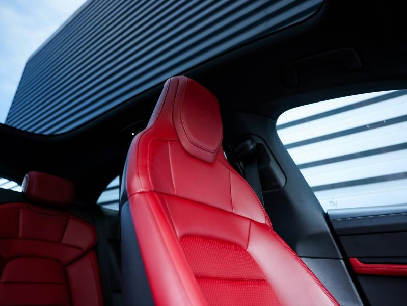 Voitures occasions PORSCHE Taycan Sport Turismo Base Villeneuve-d'Ascq