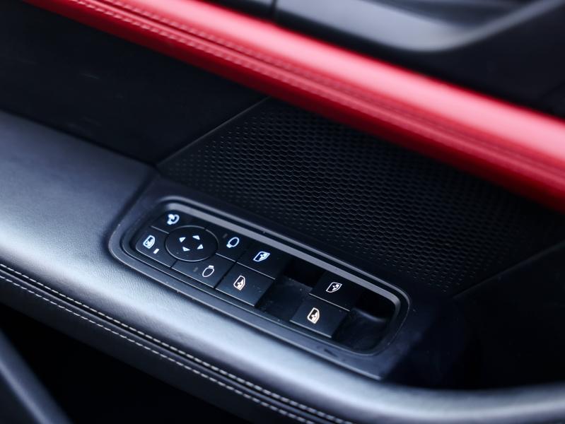 Voitures occasions PORSCHE Taycan Sport Turismo Base Villeneuve-d'Ascq