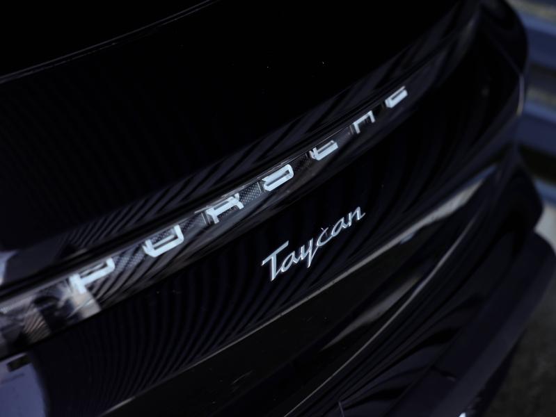 Voitures occasions PORSCHE Taycan Sport Turismo Base Villeneuve-d'Ascq