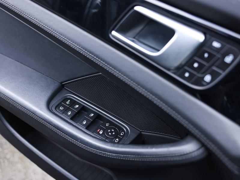 Voitures occasions PORSCHE PANAMERA 4 Villeneuve-d'Ascq