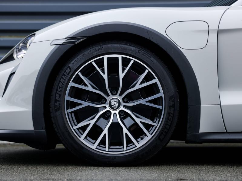 Voitures occasions PORSCHE Taycan Cross Turismo 4 Villeneuve-d'Ascq