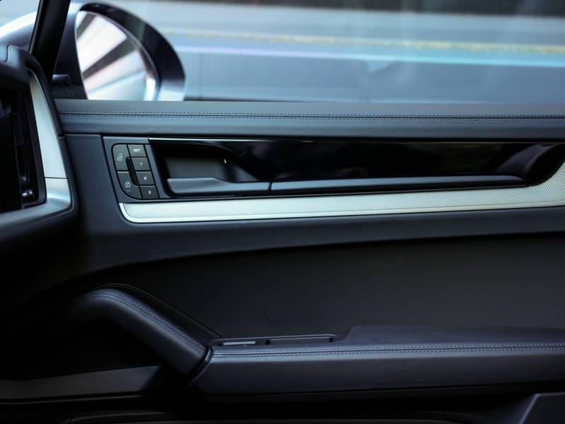 Voitures occasions PORSCHE Cayenne Coupe E-Hybrid Villeneuve-d'Ascq