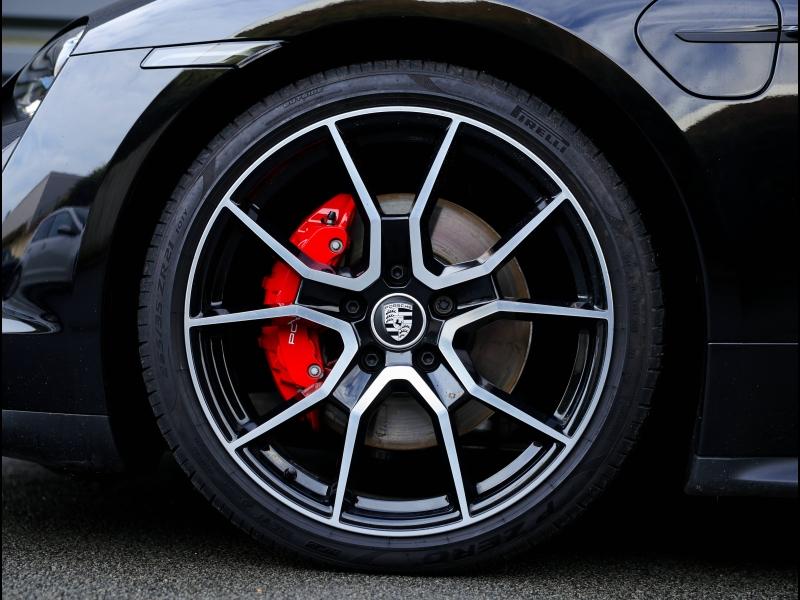 Voitures occasions PORSCHE Taycan Base Villeneuve-d'Ascq