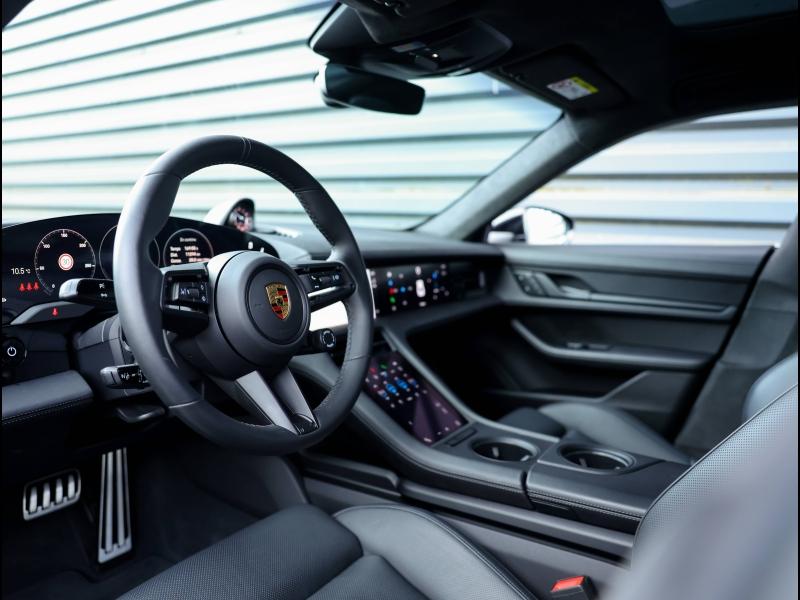 Voitures occasions PORSCHE Taycan Base Villeneuve-d'Ascq