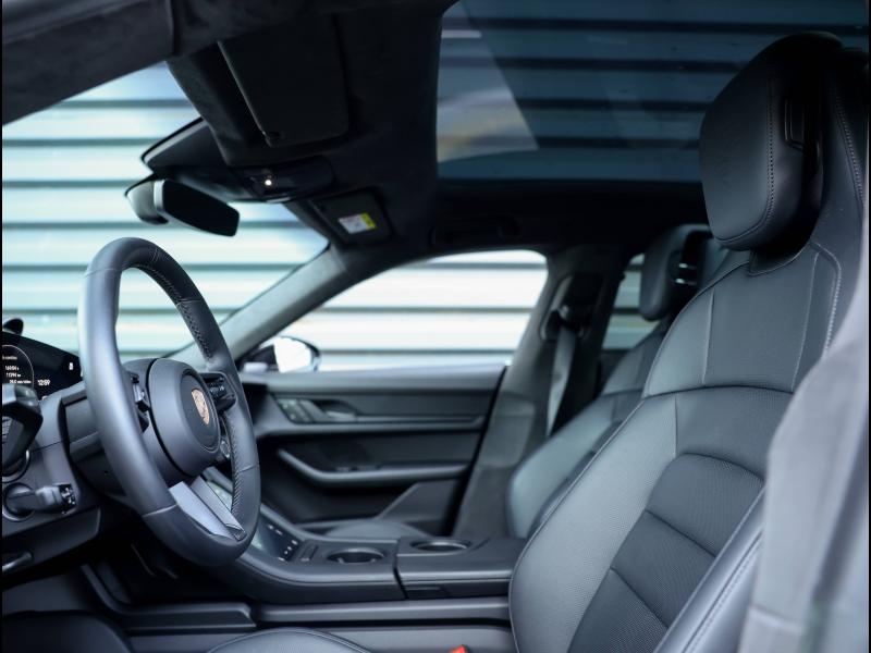 Voitures occasions PORSCHE Taycan Base Villeneuve-d'Ascq