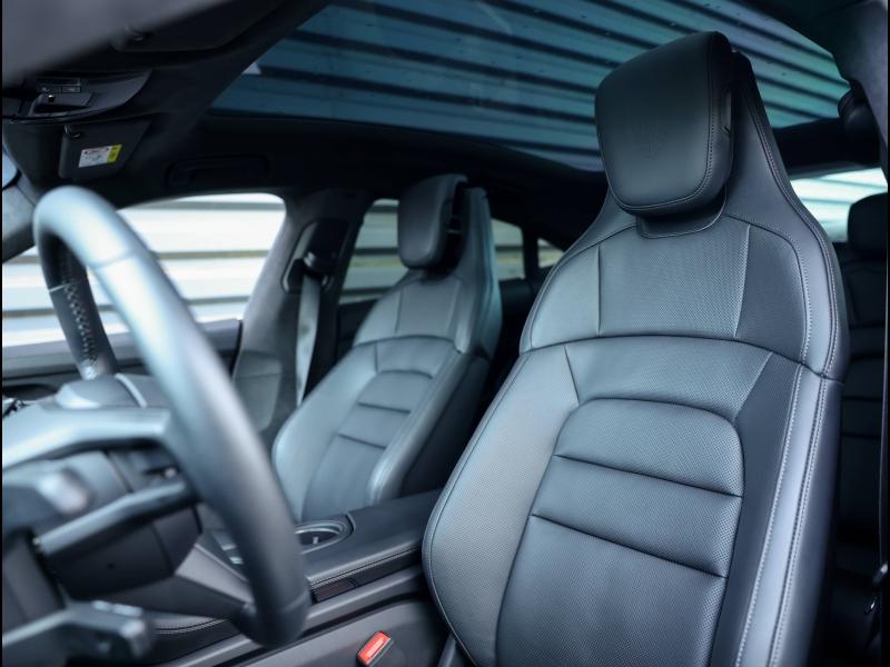 Voitures occasions PORSCHE Taycan Base Villeneuve-d'Ascq