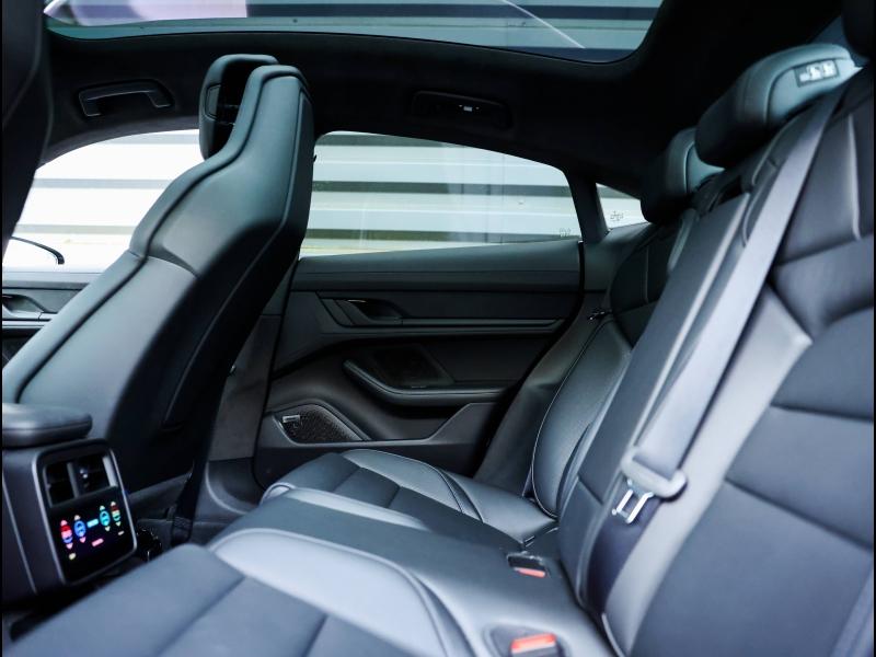 Voitures occasions PORSCHE Taycan Base Villeneuve-d'Ascq