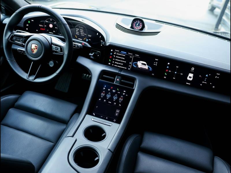 Voitures occasions PORSCHE Taycan Base Villeneuve-d'Ascq