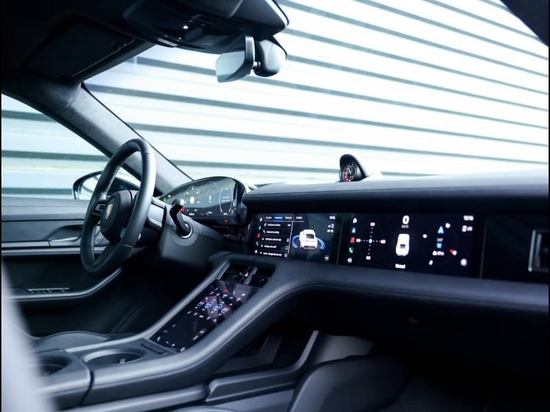 Voitures occasions PORSCHE Taycan Base Villeneuve-d'Ascq