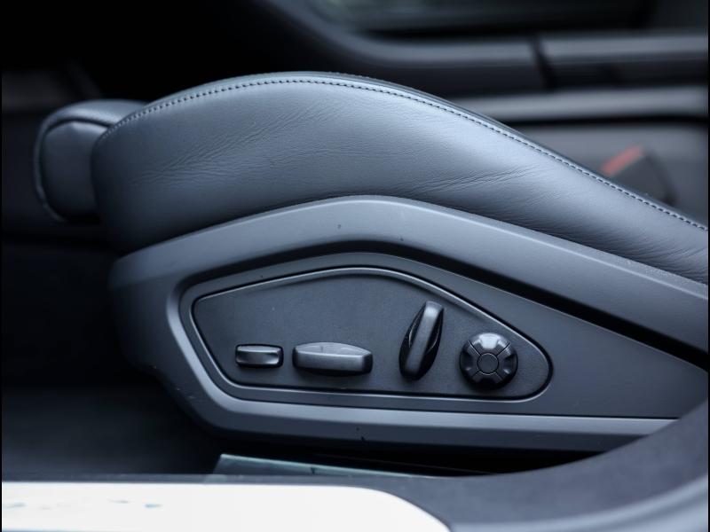 Voitures occasions PORSCHE Taycan Base Villeneuve-d'Ascq