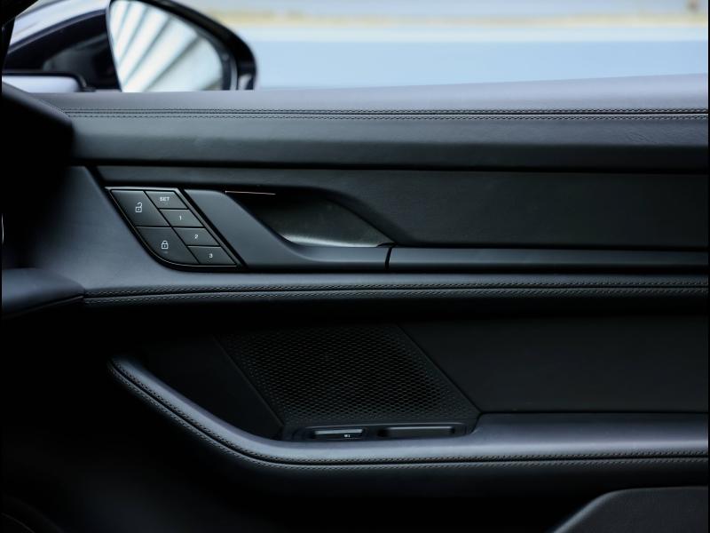 Voitures occasions PORSCHE Taycan Base Villeneuve-d'Ascq