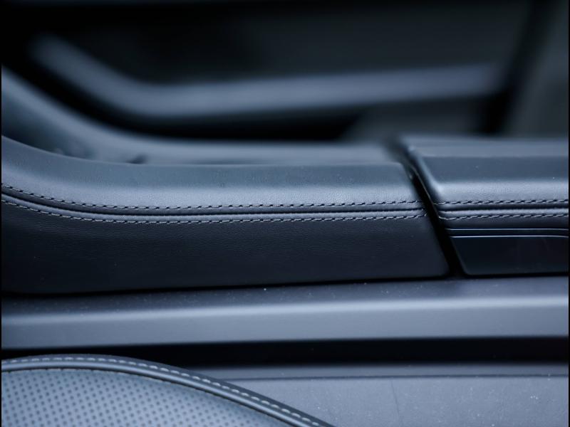 Voitures occasions PORSCHE Taycan Base Villeneuve-d'Ascq