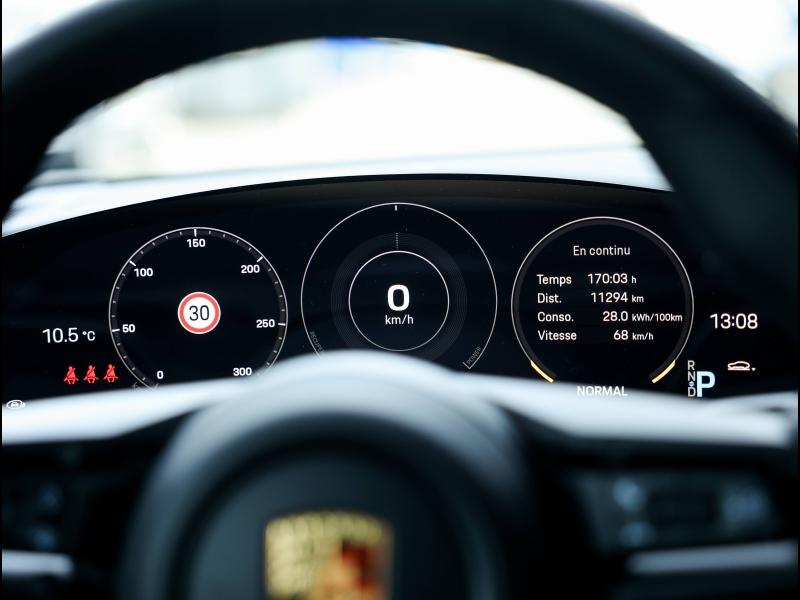 Voitures occasions PORSCHE Taycan Base Villeneuve-d'Ascq