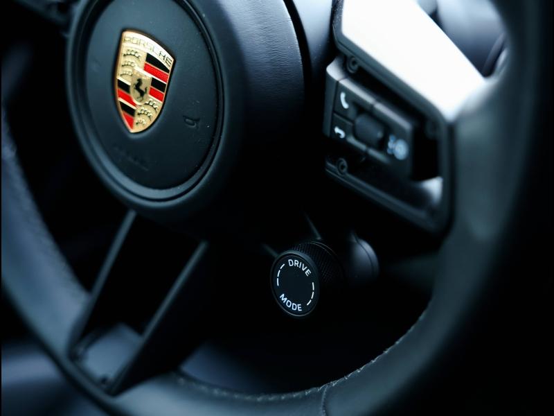 Voitures occasions PORSCHE Taycan Base Villeneuve-d'Ascq