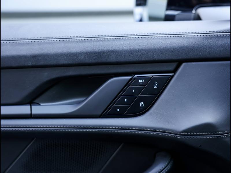 Voitures occasions PORSCHE Taycan Base Villeneuve-d'Ascq