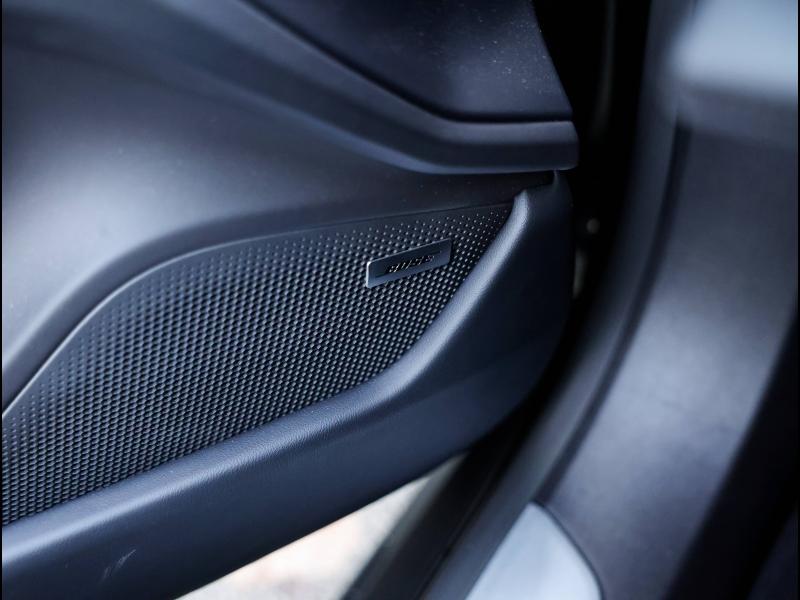 Voitures occasions PORSCHE Taycan Base Villeneuve-d'Ascq