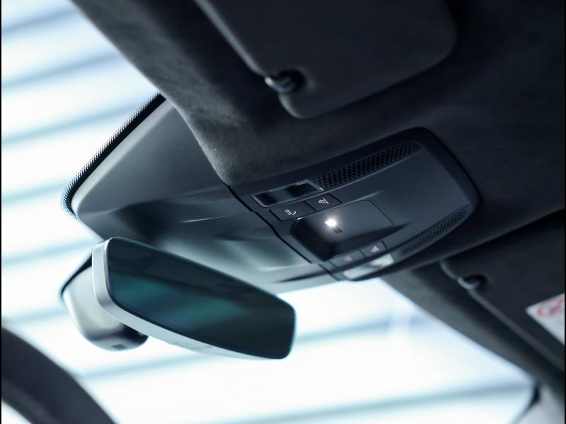 Voitures occasions PORSCHE Taycan Base Villeneuve-d'Ascq