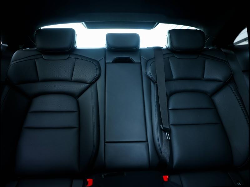 Voitures occasions PORSCHE Taycan Base Villeneuve-d'Ascq