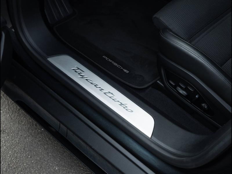 Voitures occasions PORSCHE Taycan Turbo Villeneuve-d'Ascq