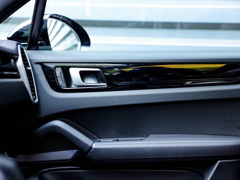 Voitures occasions PORSCHE CAYENNE E-Hybrid Villeneuve-d'Ascq