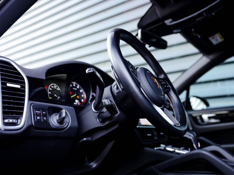 Voitures occasions PORSCHE CAYENNE E-Hybrid Villeneuve-d'Ascq