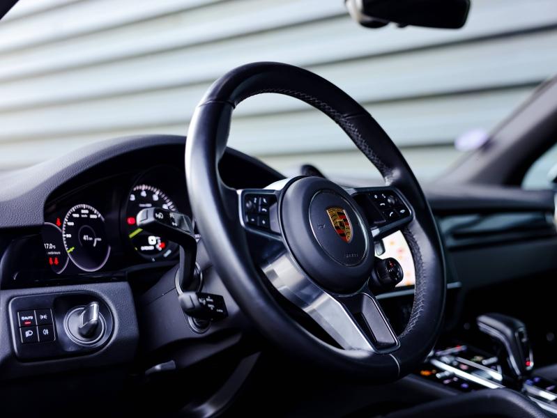 Voitures occasions PORSCHE CAYENNE E-Hybrid Villeneuve-d'Ascq