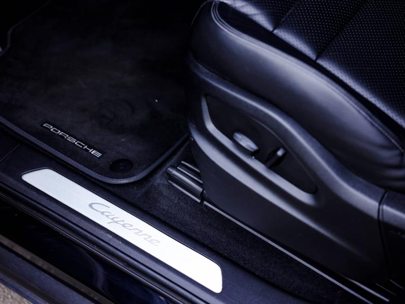 Voitures occasions PORSCHE CAYENNE E-Hybrid Villeneuve-d'Ascq