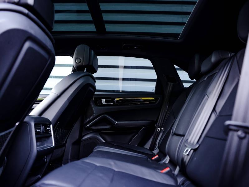 Voitures occasions PORSCHE CAYENNE E-Hybrid Villeneuve-d'Ascq