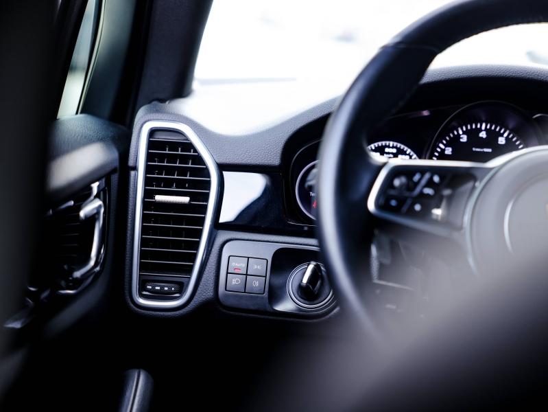 Voitures occasions PORSCHE CAYENNE E-Hybrid Villeneuve-d'Ascq