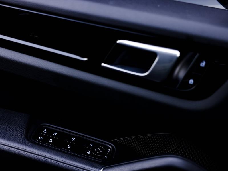 Voitures occasions PORSCHE CAYENNE E-Hybrid Villeneuve-d'Ascq