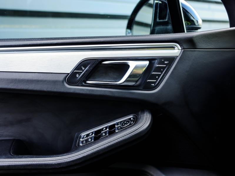 Voitures occasions PORSCHE MACAN Turbo Villeneuve-d'Ascq