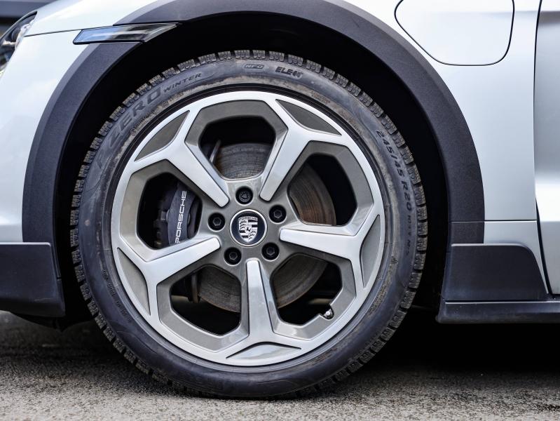 Voitures occasions PORSCHE Taycan Cross Turismo 4 Villeneuve-d'Ascq