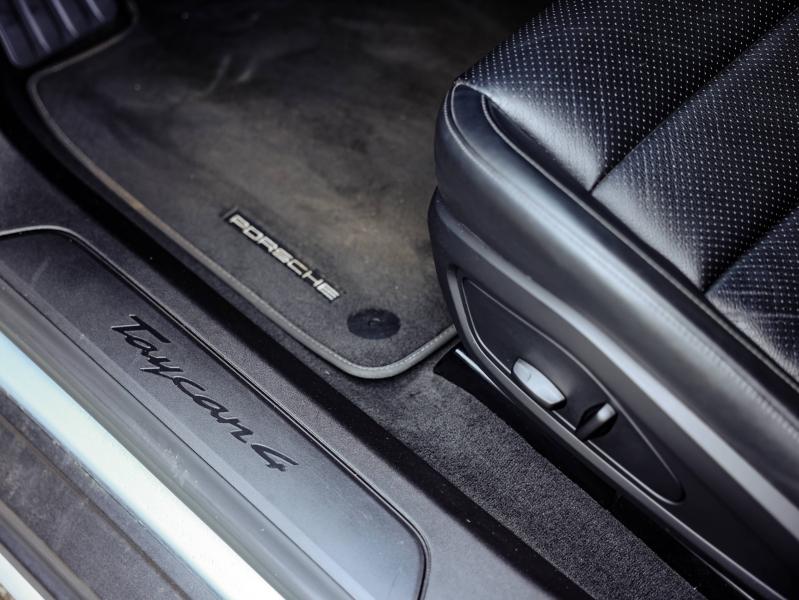 Voitures occasions PORSCHE Taycan Cross Turismo 4 Villeneuve-d'Ascq