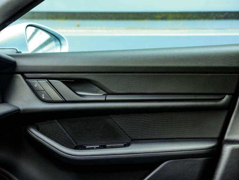 Voitures occasions PORSCHE Taycan Cross Turismo 4 Villeneuve-d'Ascq