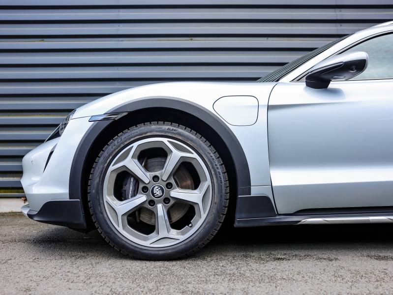 Voitures occasions PORSCHE Taycan Cross Turismo 4 Villeneuve-d'Ascq