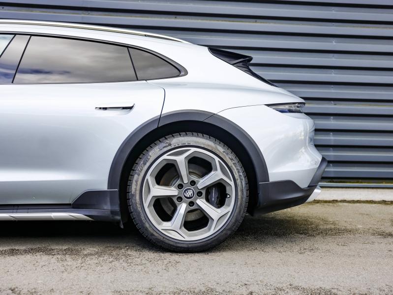 Voitures occasions PORSCHE Taycan Cross Turismo 4 Villeneuve-d'Ascq