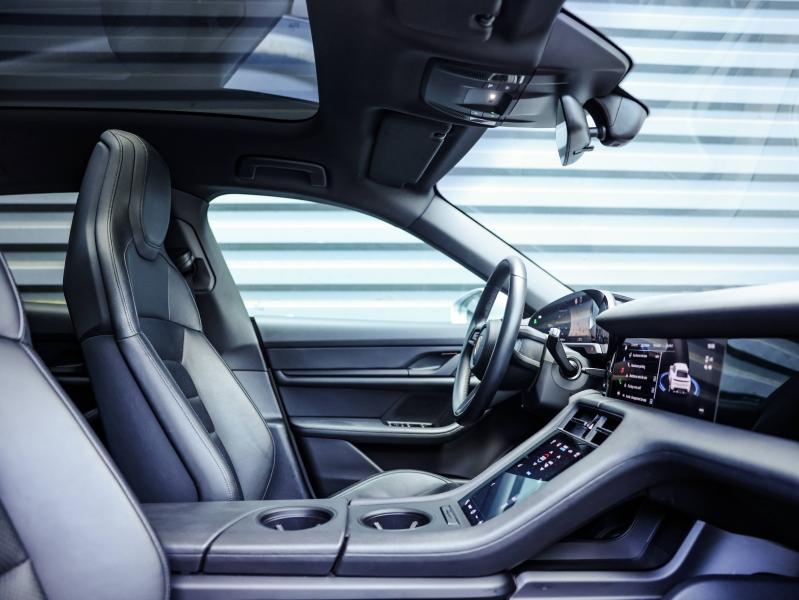 Voitures occasions PORSCHE Taycan Cross Turismo 4 Villeneuve-d'Ascq