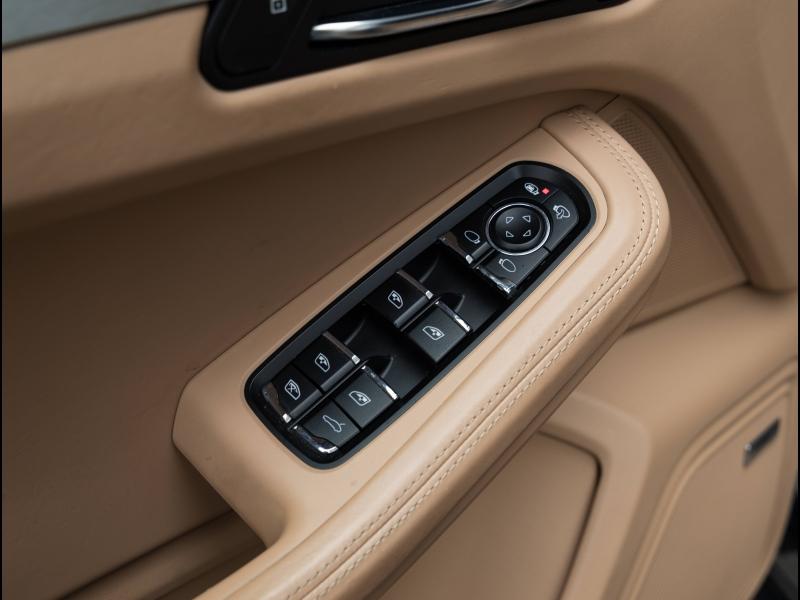 Voitures occasions PORSCHE MACAN Turbo Villeneuve-d'Ascq