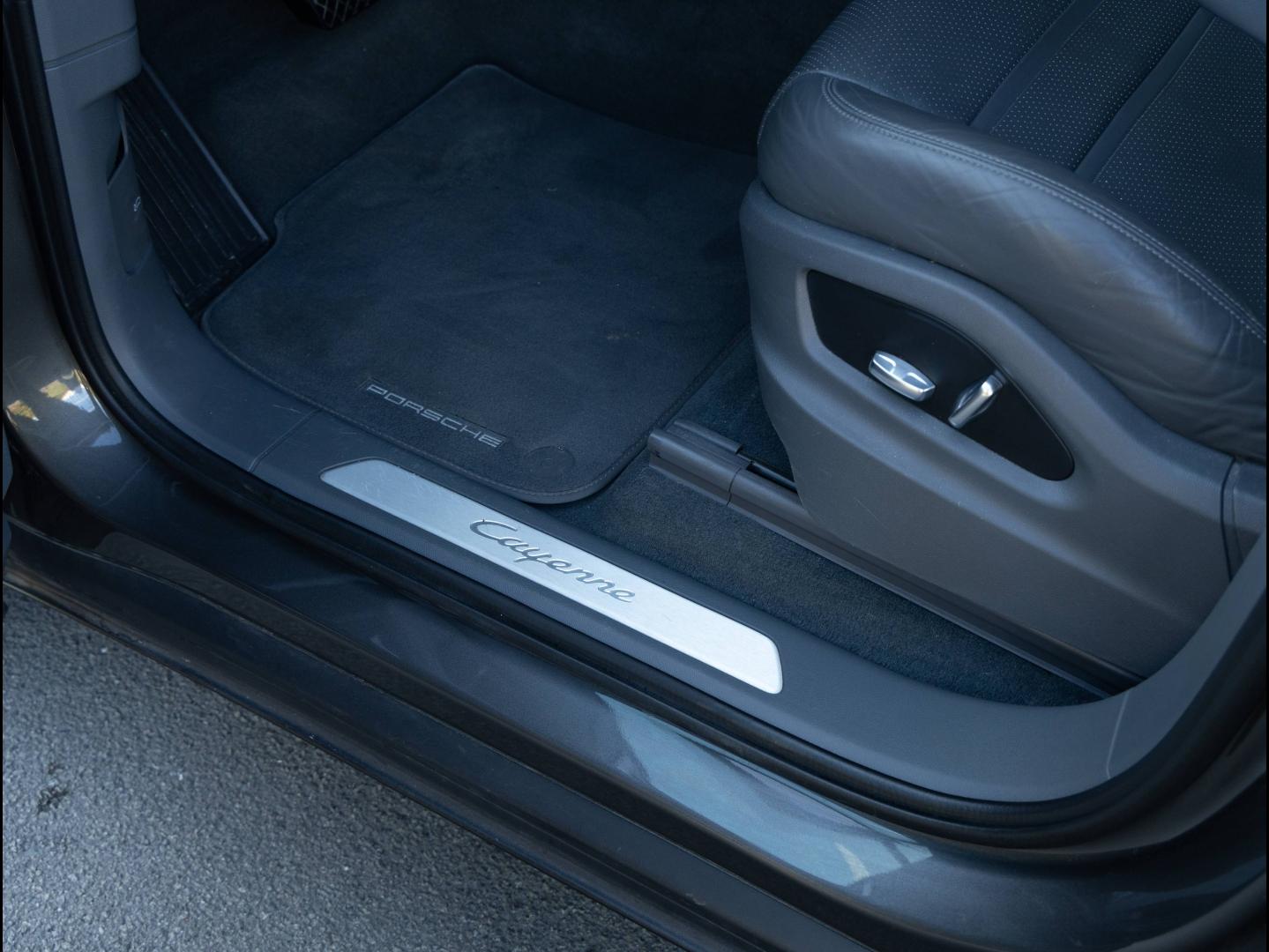 Voitures occasions PORSCHE Cayenne Coupe E-Hybrid Villeneuve-d'Ascq
