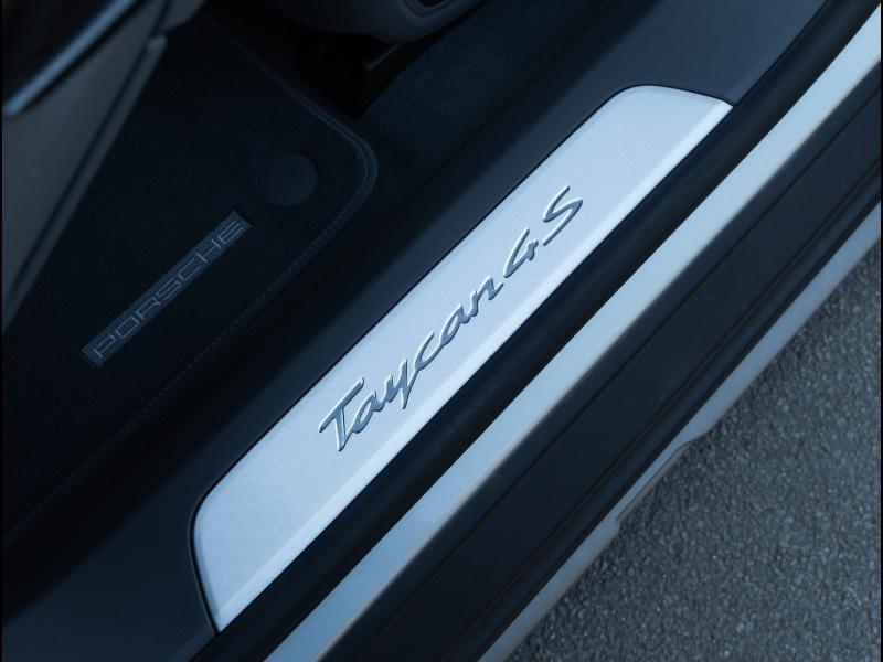 Voitures occasions PORSCHE Taycan Cross Turismo 4S Villeneuve-d'Ascq