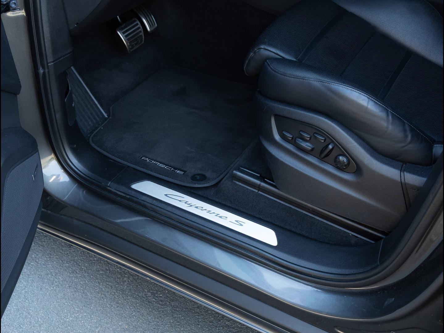 Voitures occasions PORSCHE Cayenne Coupe S E-Hybrid Villeneuve-d'Ascq