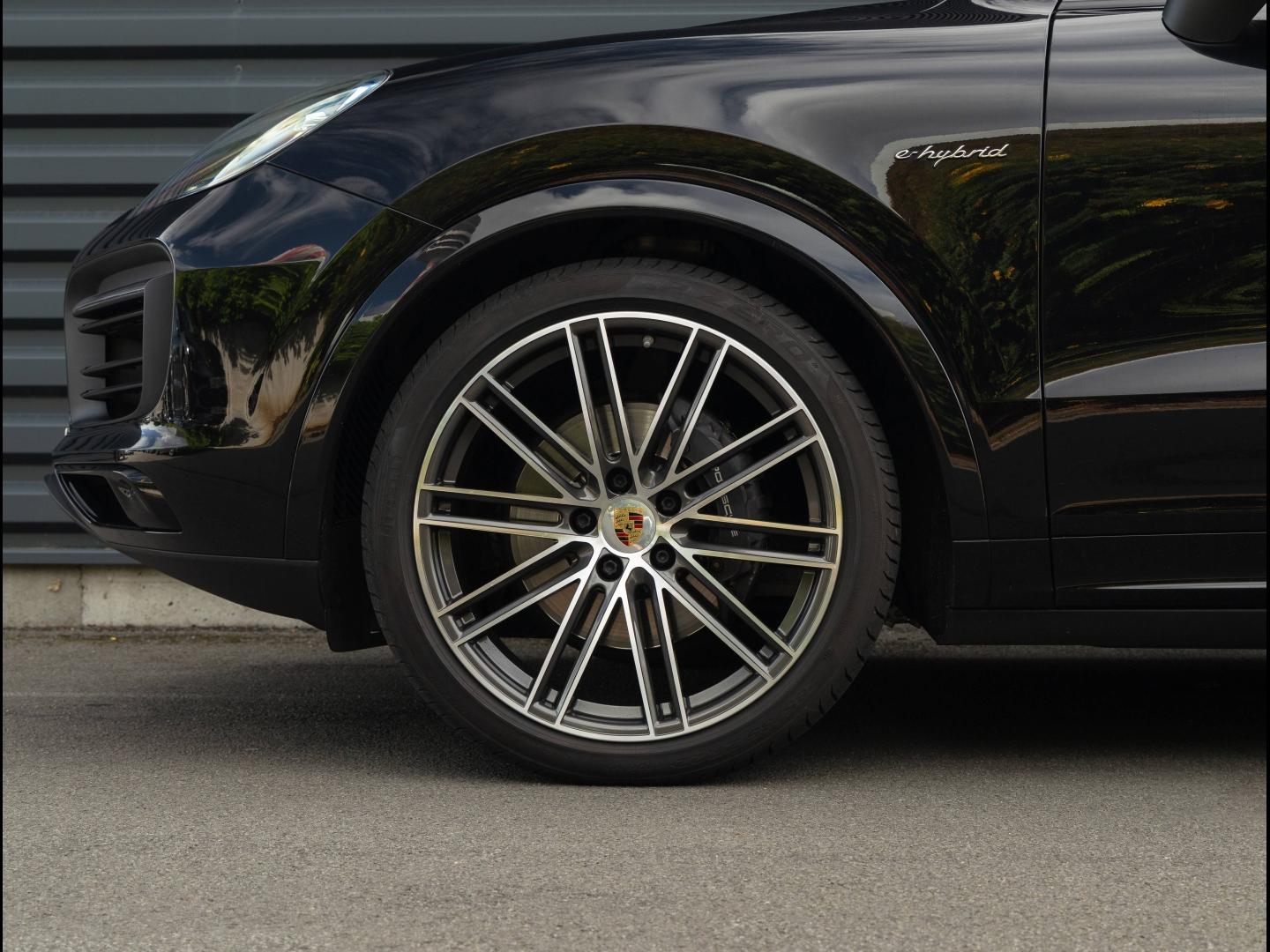 Voitures occasions PORSCHE CAYENNE E-Hybrid Villeneuve-d'Ascq