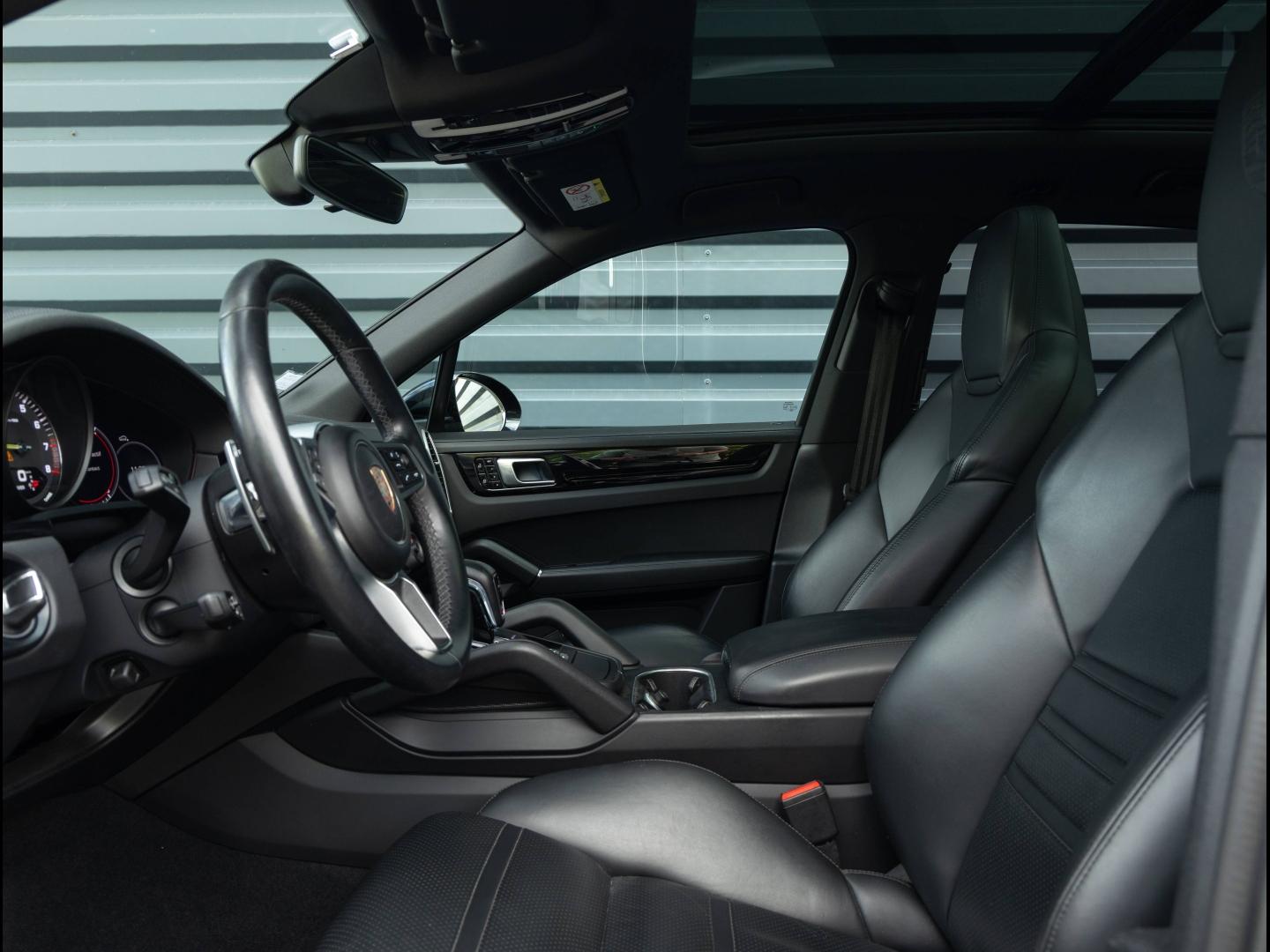 Voitures occasions PORSCHE CAYENNE E-Hybrid Villeneuve-d'Ascq