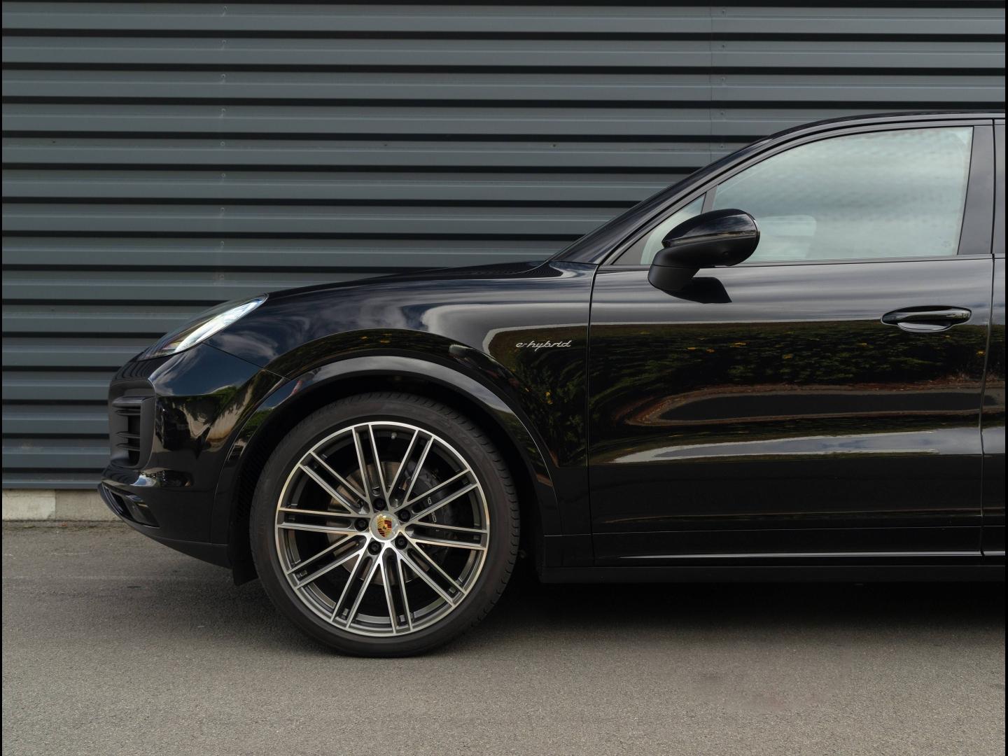 Voitures occasions PORSCHE CAYENNE E-Hybrid Villeneuve-d'Ascq